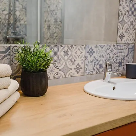 شقة W&k Ginger - Faktura Vat, Parking W Garazu, Szybkie Wi-fi, Netflix *